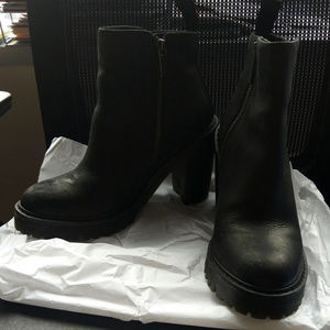 Dr. Martens Women's Magdalena Ankle Bootie